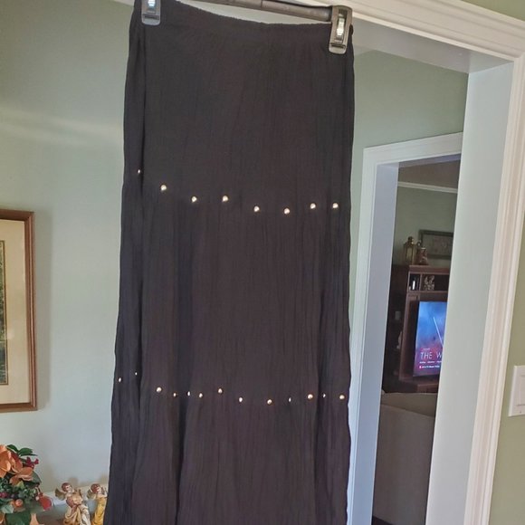 Vintage black broomstick skirt with silver studs - Picture 2 of 7